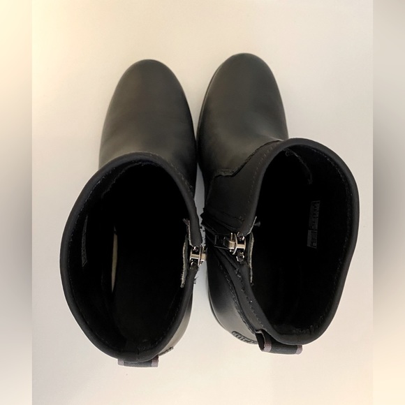 Ugg Leather and Neoprene High Heeled Weather Boots Women’s Size 8 - Picture 3 of 7